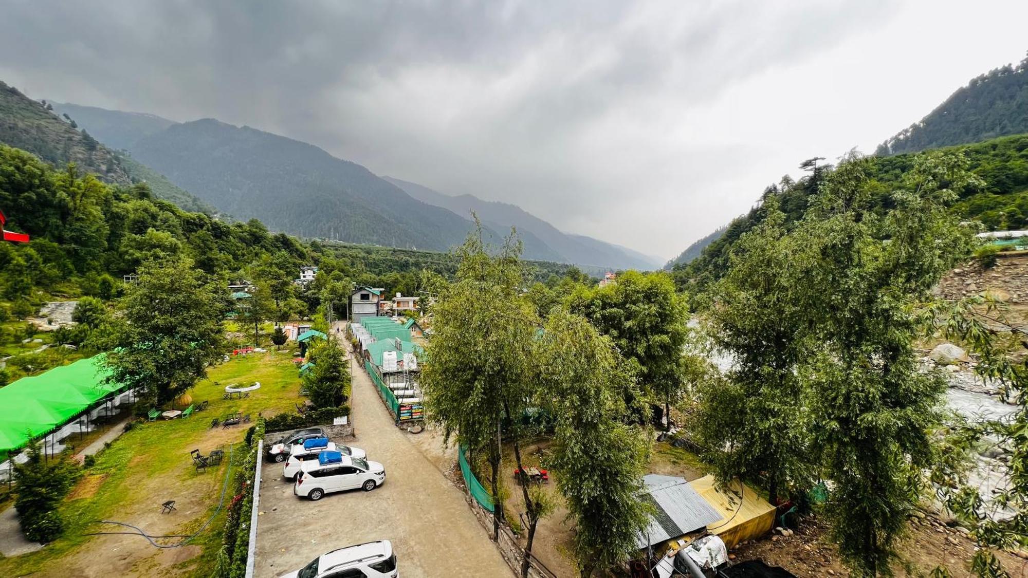 Himalayan Riverside Swiss Cottage Tents, Manali - Manali (Himachal Pradesh) — Photos 2